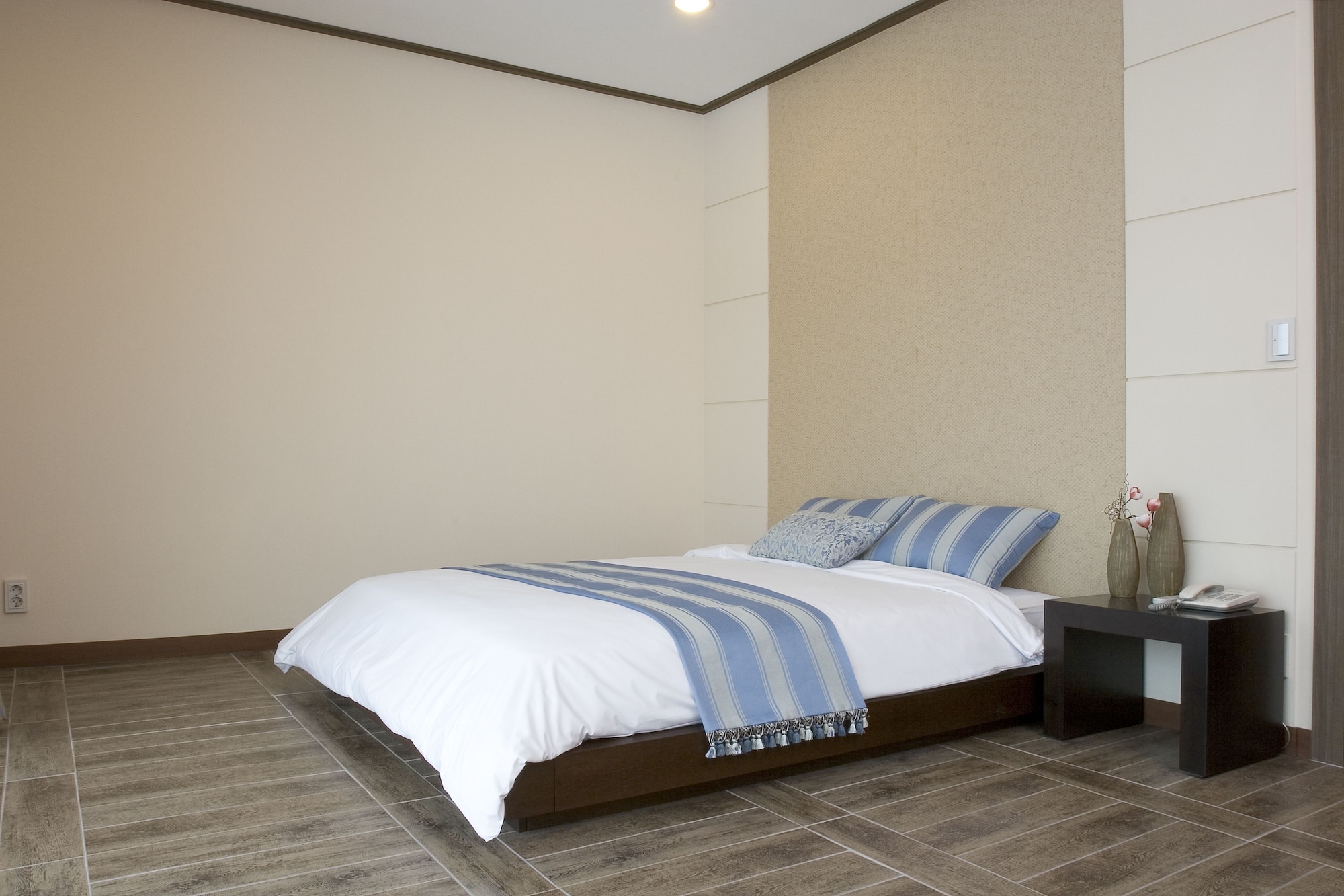 Ondol, Deluxe, 4 Futon Beds, 26 Pyeong