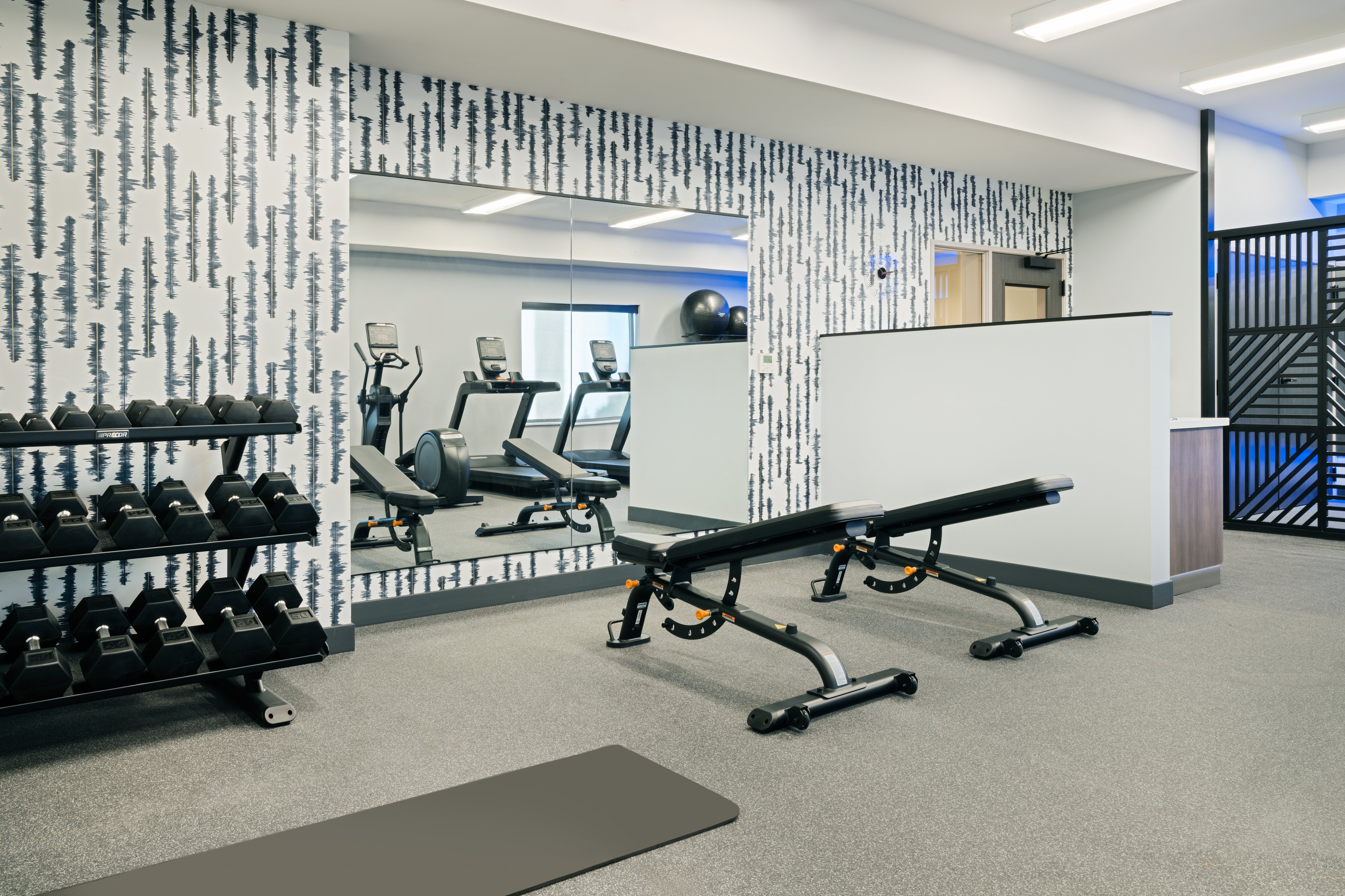 Atwell Suites Denver Airport Tower Road 9/33