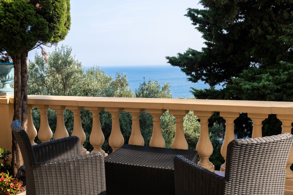 Villa Azur 44/50