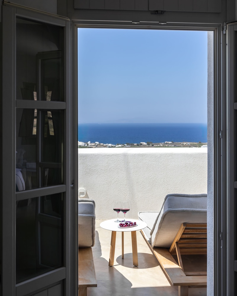 Danae Suites 25/50