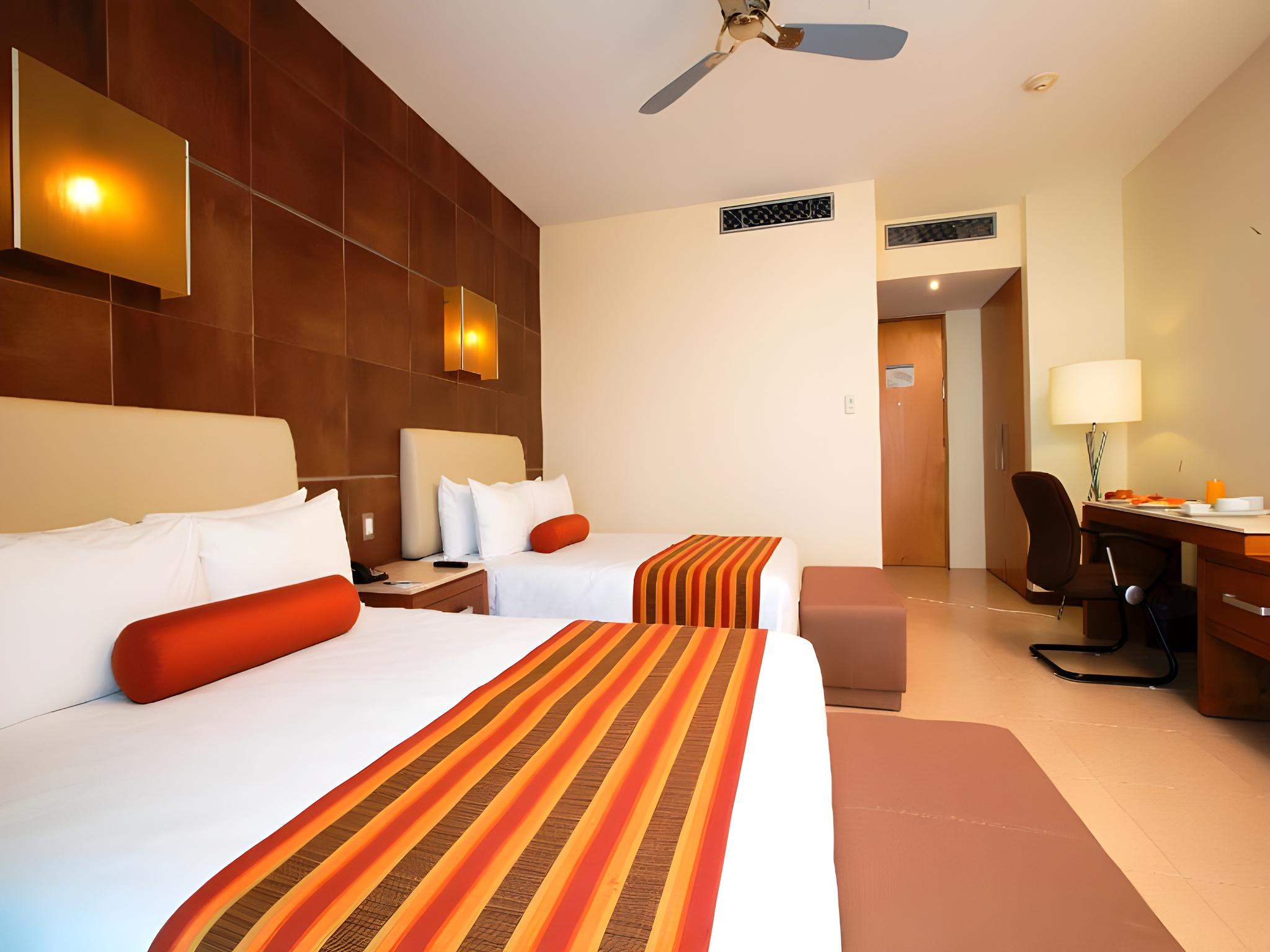 Room, 2 Double Beds, King Bed