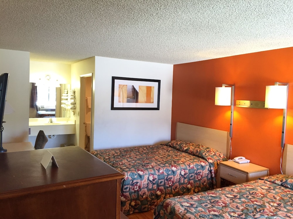 Fullerton Inn 29/53