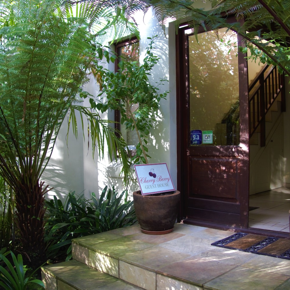 Cherry Berry Guest House 2/39