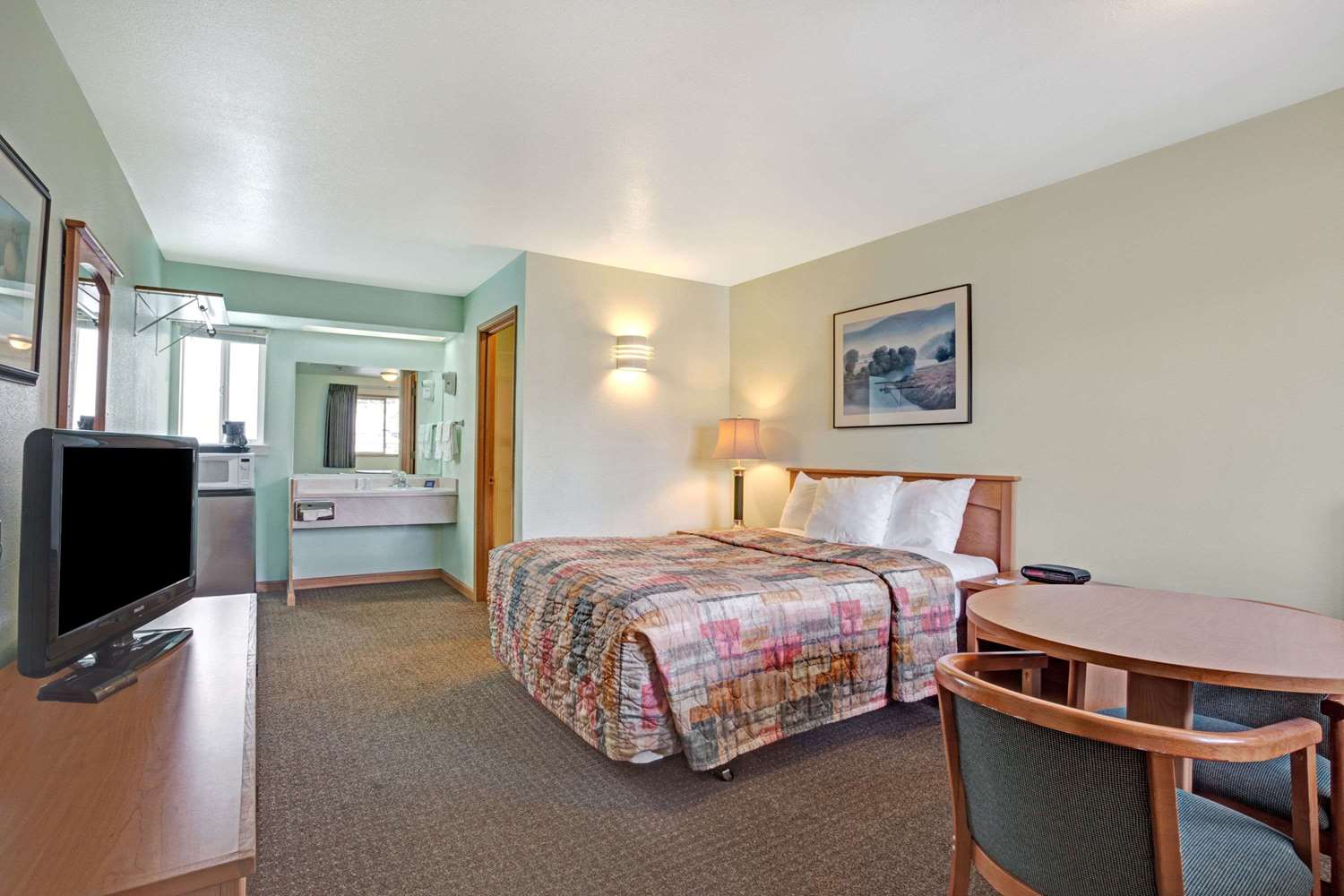 Travelodge By Wyndham Seattle North Of Downtown 2/6