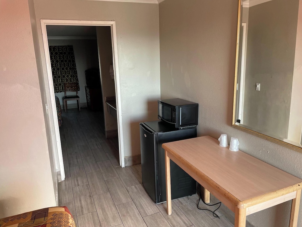 Heritage Inn And Suites 44/58