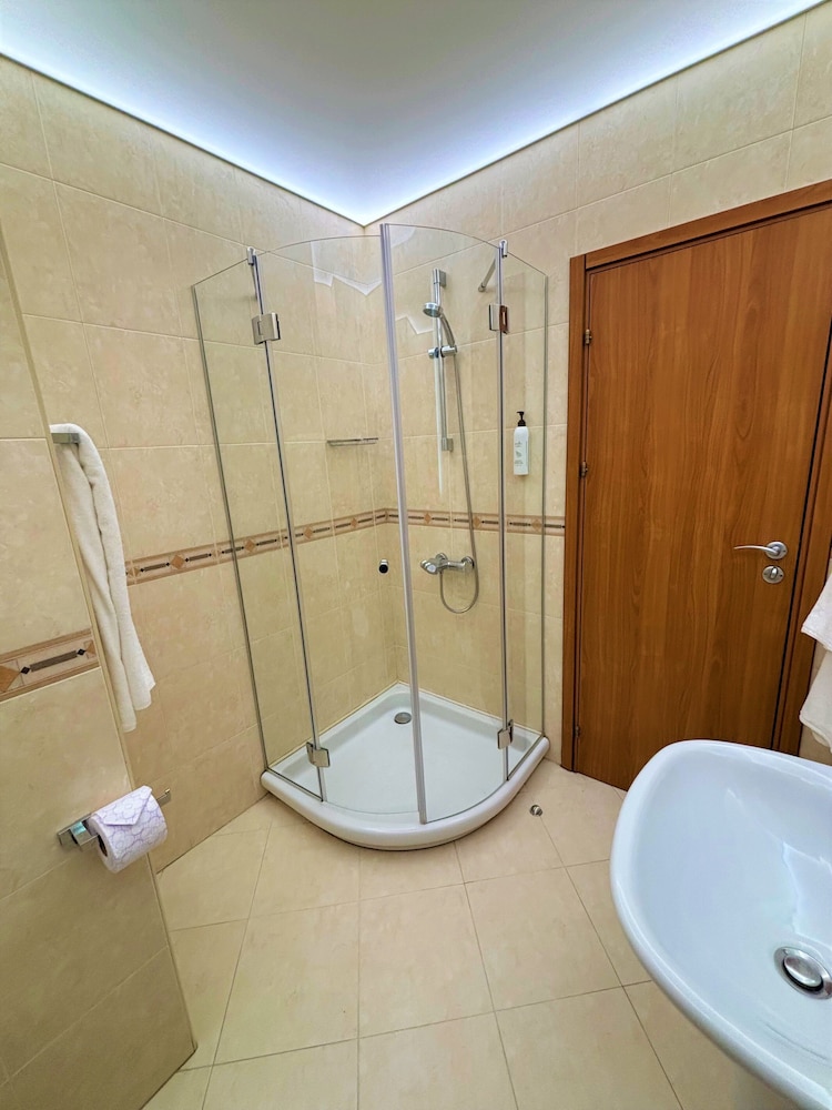 Dunav Apartment House 50/50