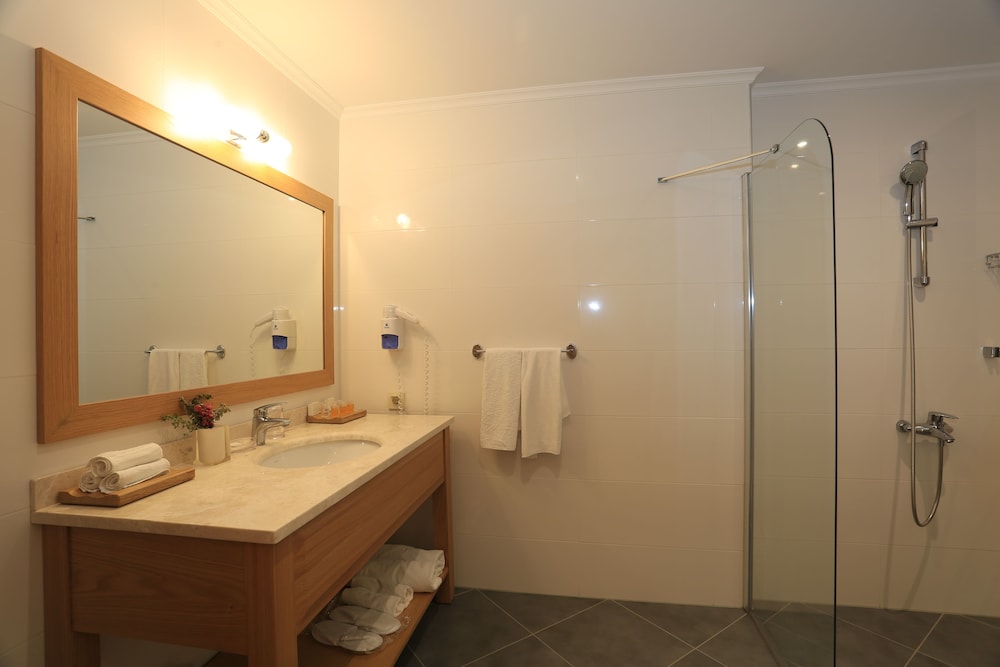 Loryma Luxury Boutique Hotel 49/50
