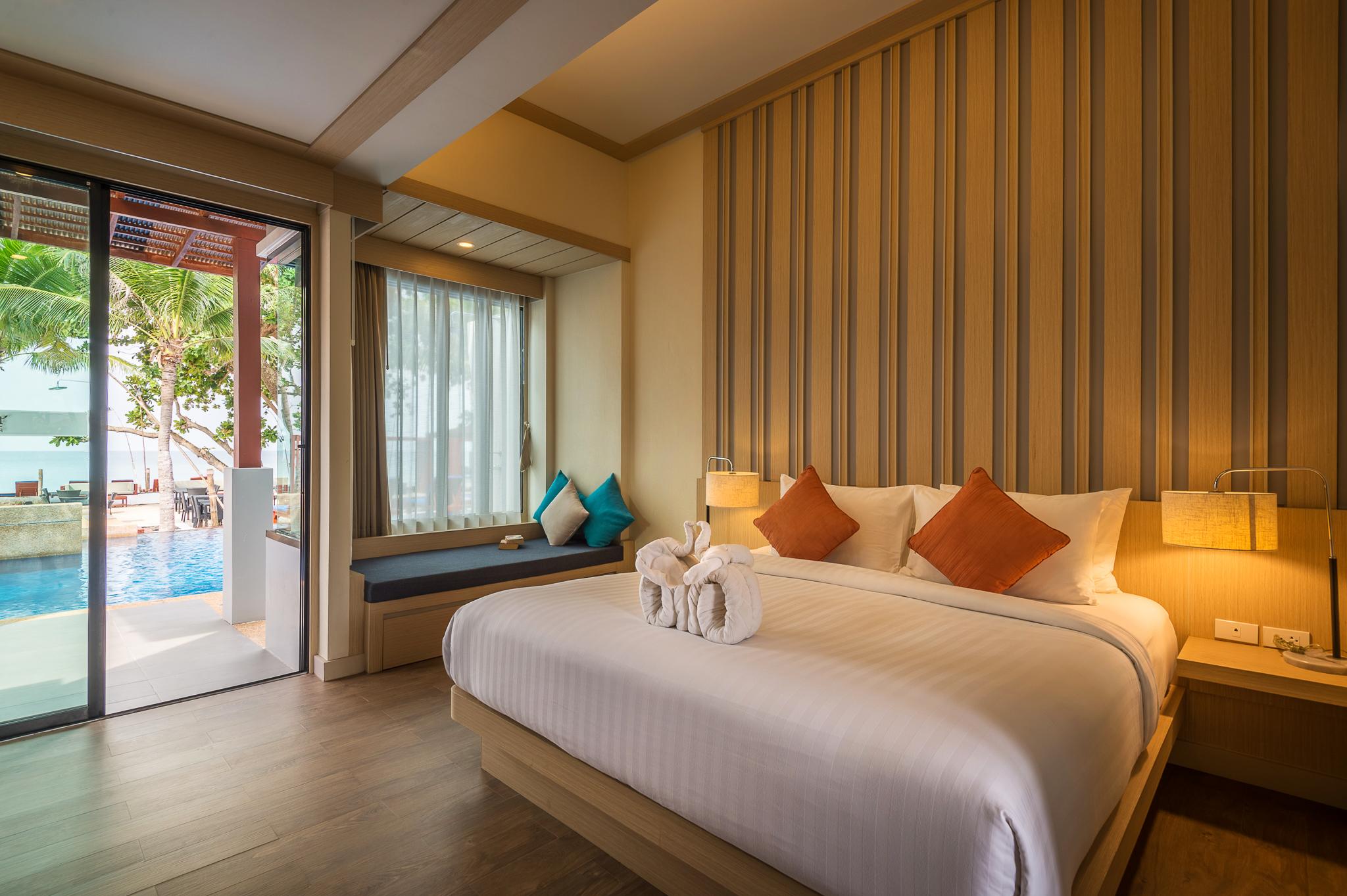 Suite, Beach Front, with Pool