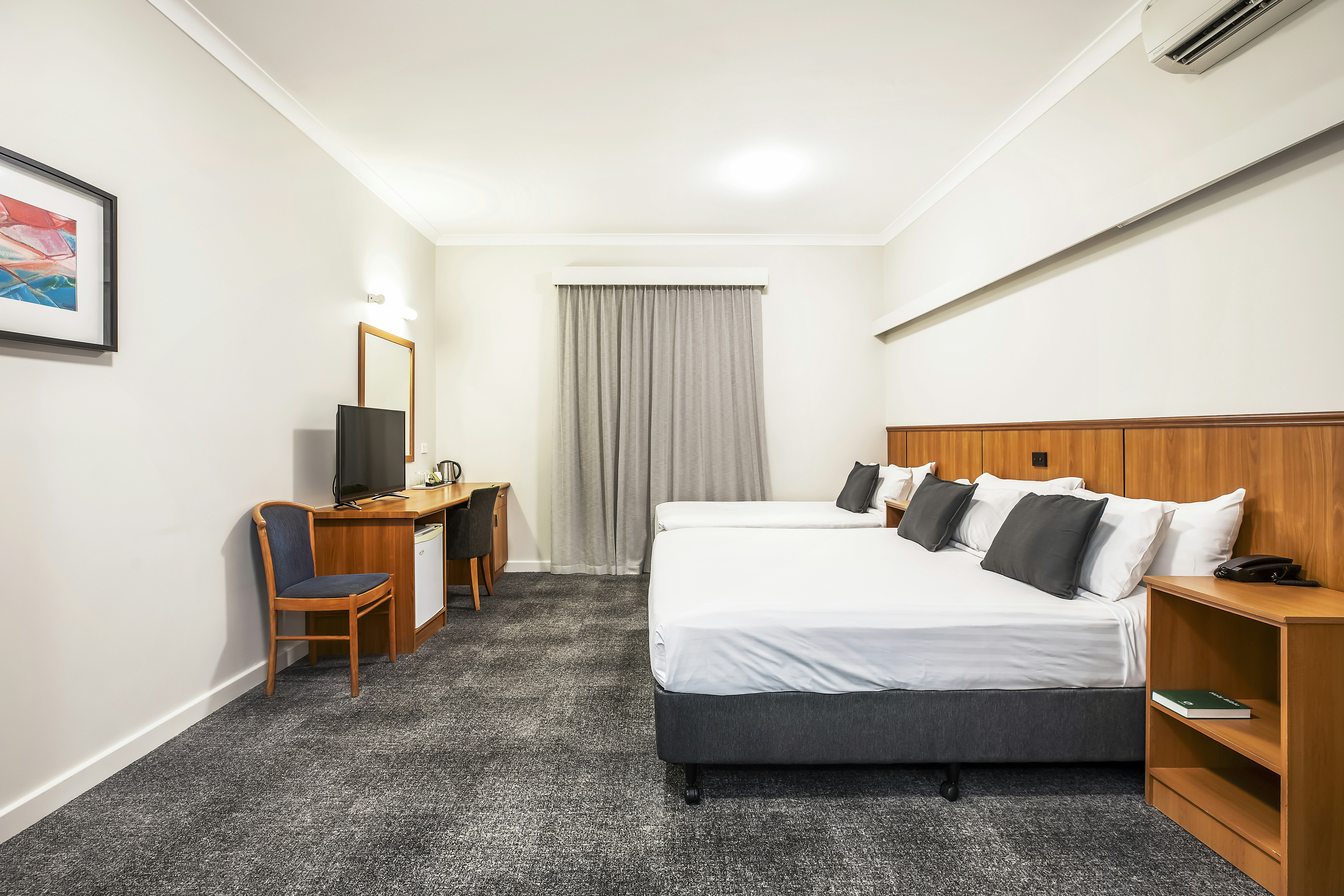 Metro Hotel Perth City 7/38