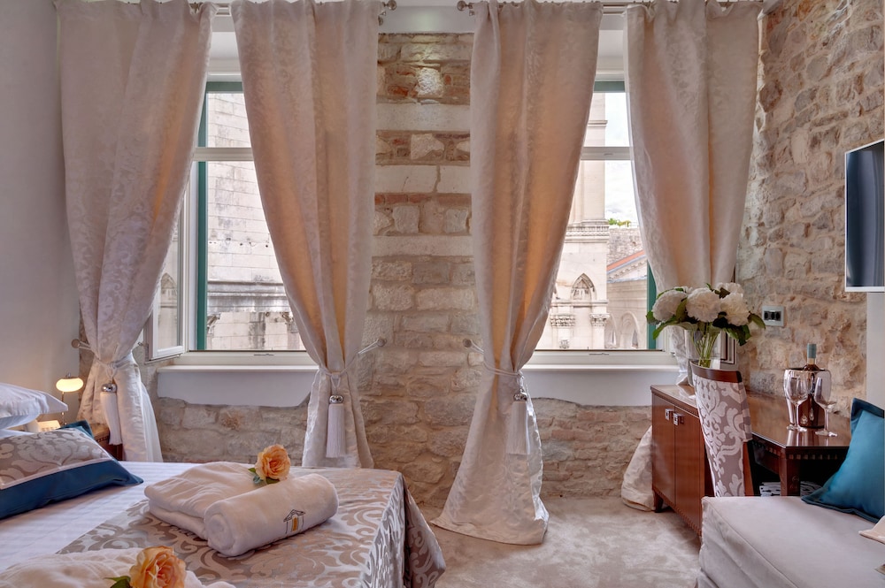 Heritage Hotel Antique Split 24/60