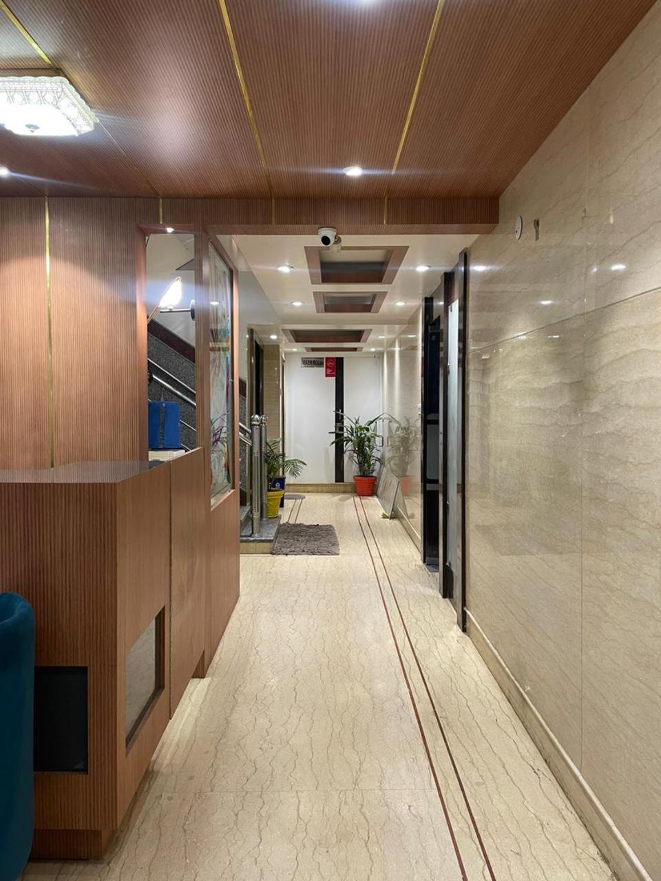 Oyo 4608 Hotel Galaxy 6/39