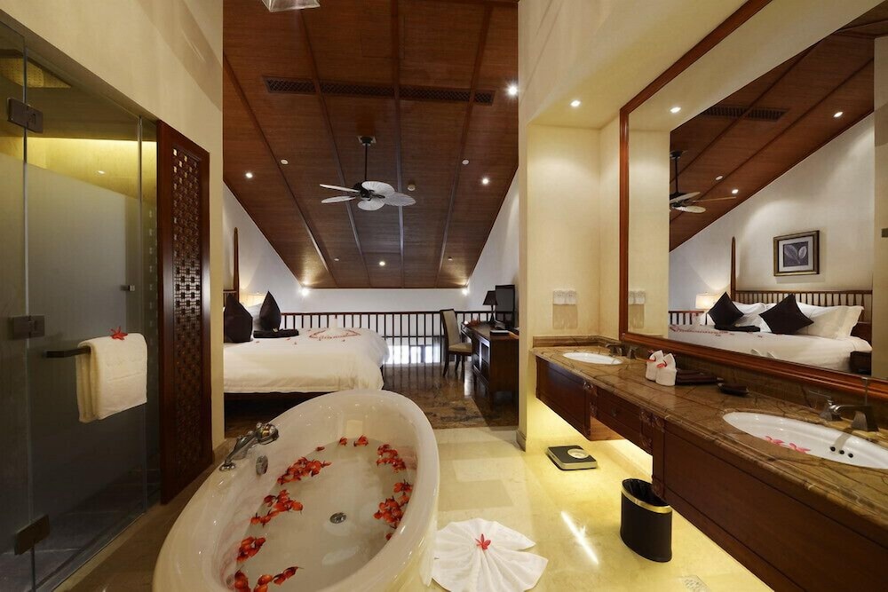 Shixishu Jianguo Yalong Bay Resort Hotel 21/39