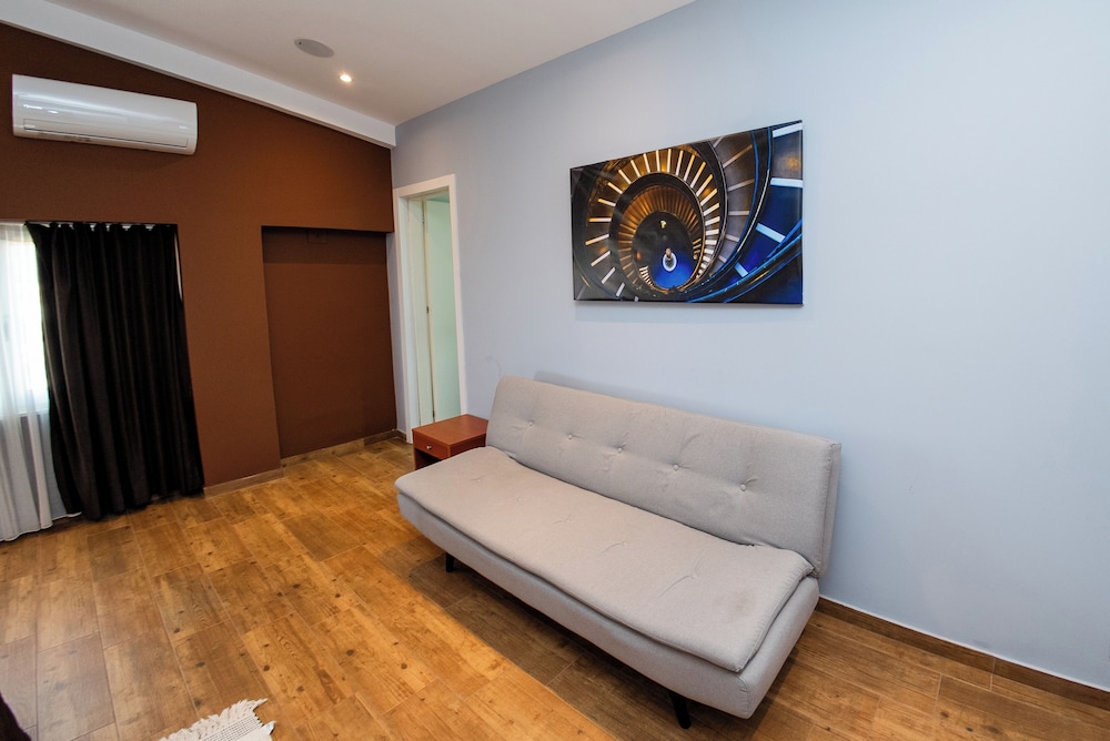 Olivar Hotel Tirana 27/60