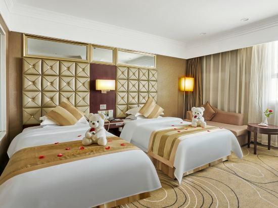 Sunshine, Twin Beds