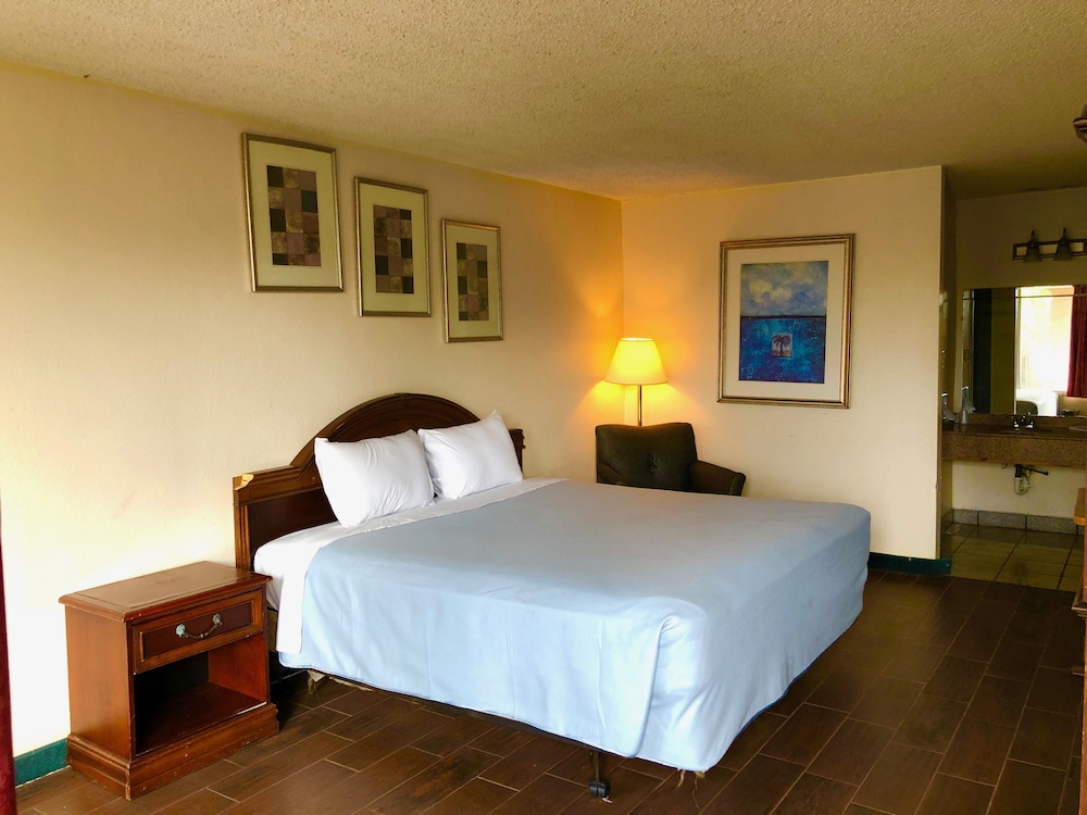Bossier Inn And Suites 8/18