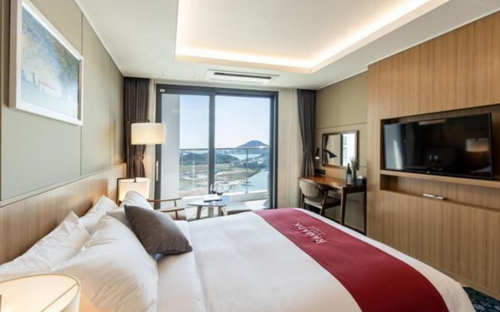 Ramada Plaza by Wyndham Dolsan Yeosu 17/64