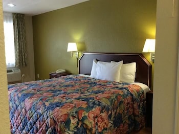 Stratford House Inn and Suites 9/51