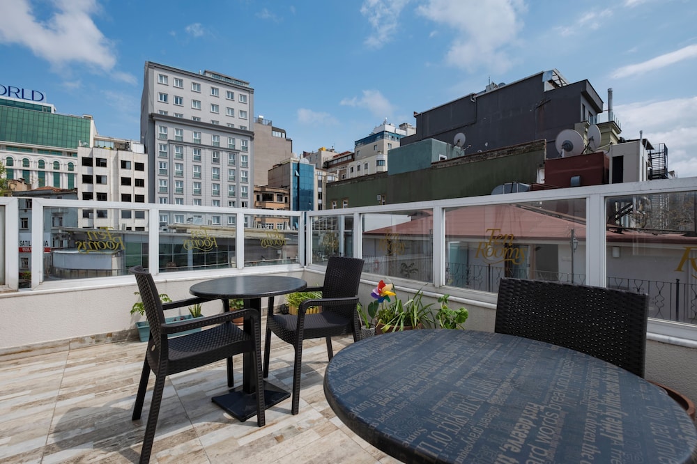 Ten Rooms Istanbul 42/47