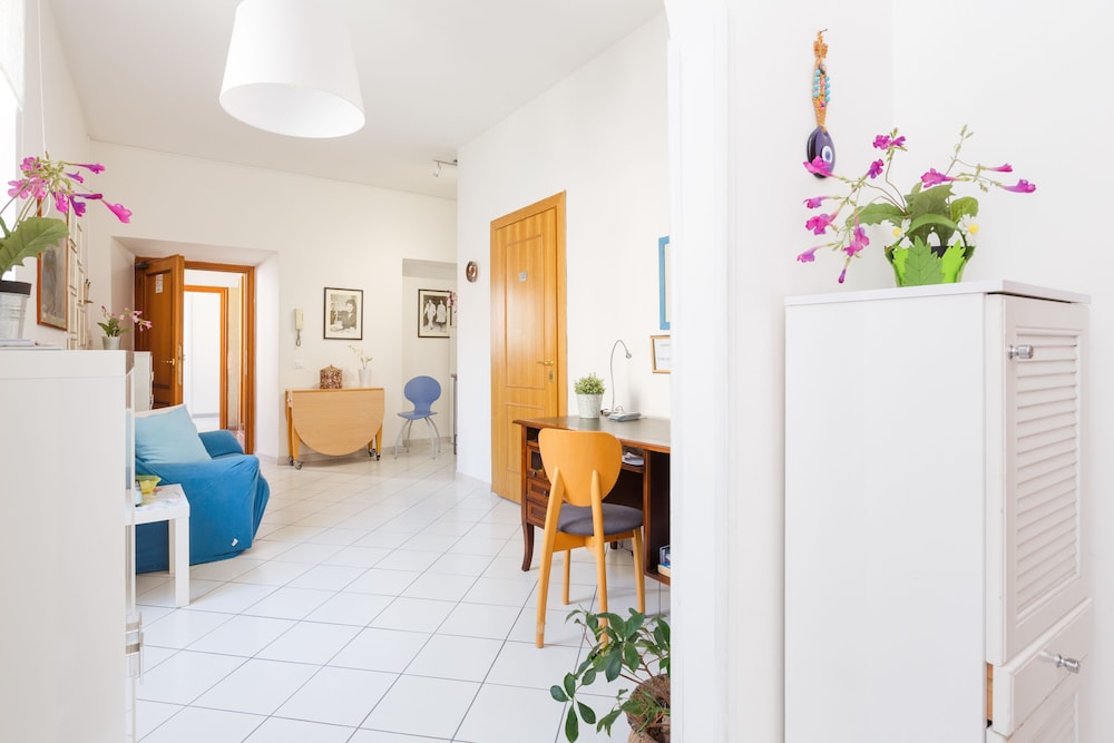 B&B Piazza Fratti 47/69
