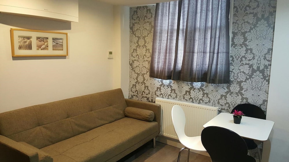 Imperial Court Suites 7/59