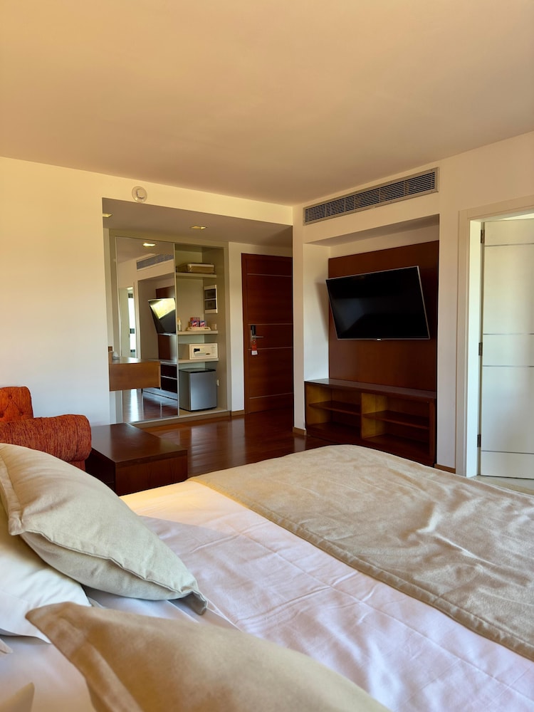 Neper Select Hotel 7/36