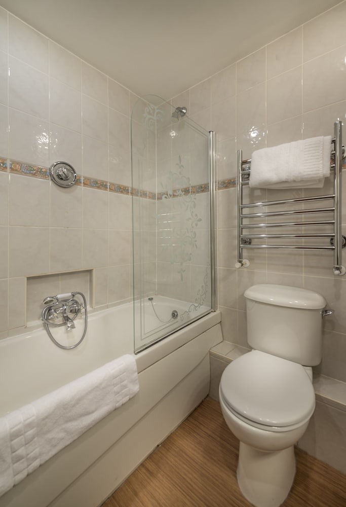 Best Western the Three Swans Hotel 67/69