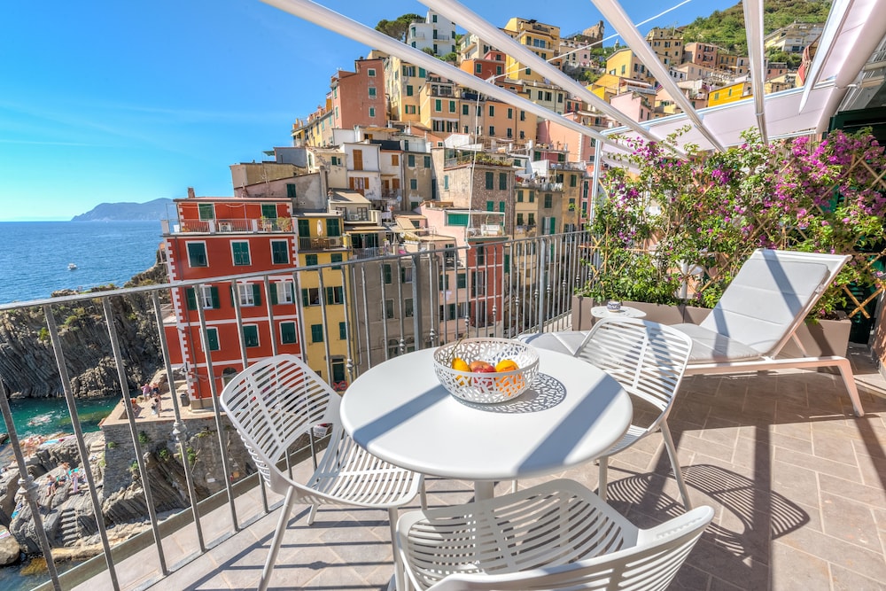 The First - Riomaggiore - 5 Terre 30/50