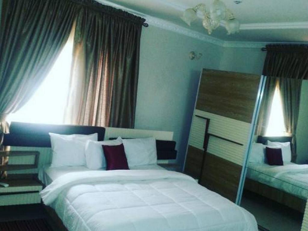 Tenache Hotels 7/34