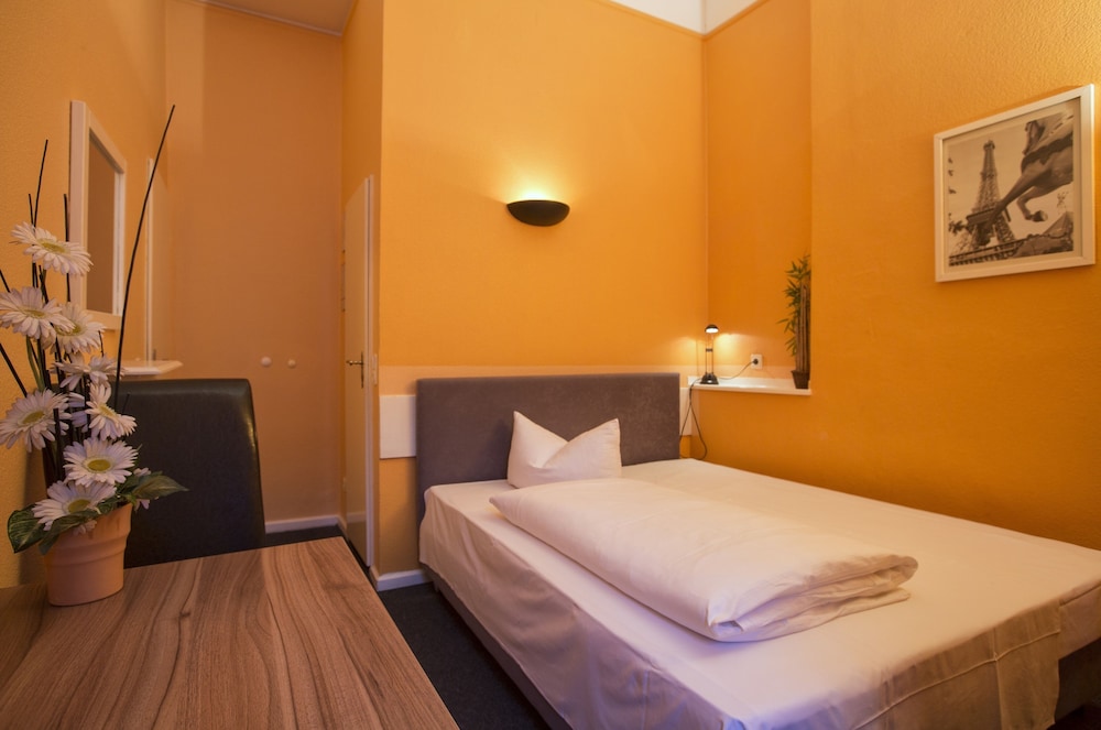 Hotel Am Hermannplatz 10/24