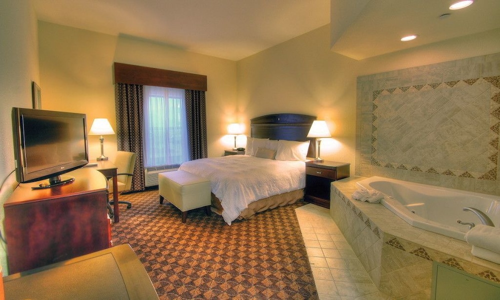 HOLIDAY INN EXPRESS WEST JEFFERSON 19/49