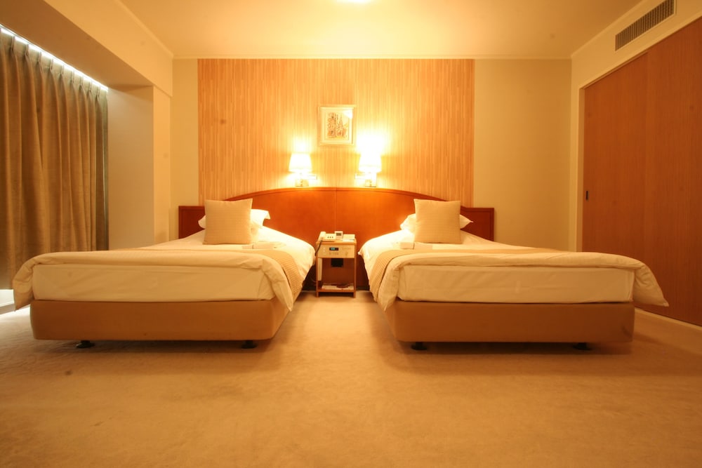 DELUXE, TWIN BEDS
