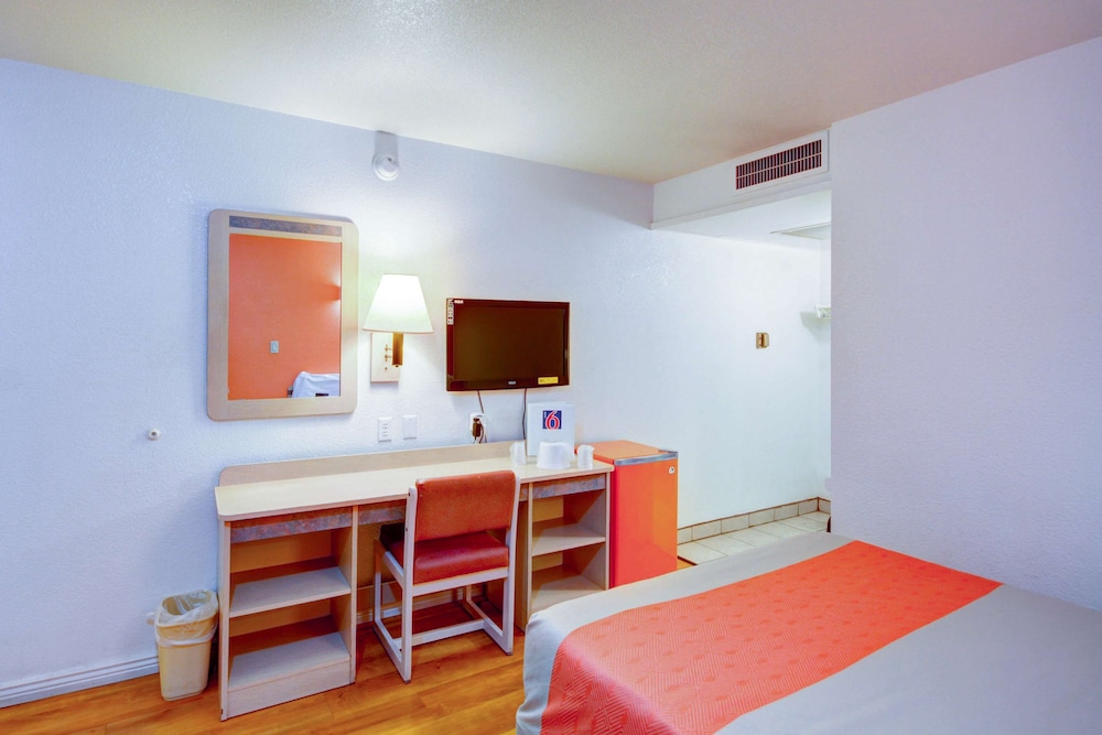 Motel6 Saint George, UT - University/Historic Downtown 23/53