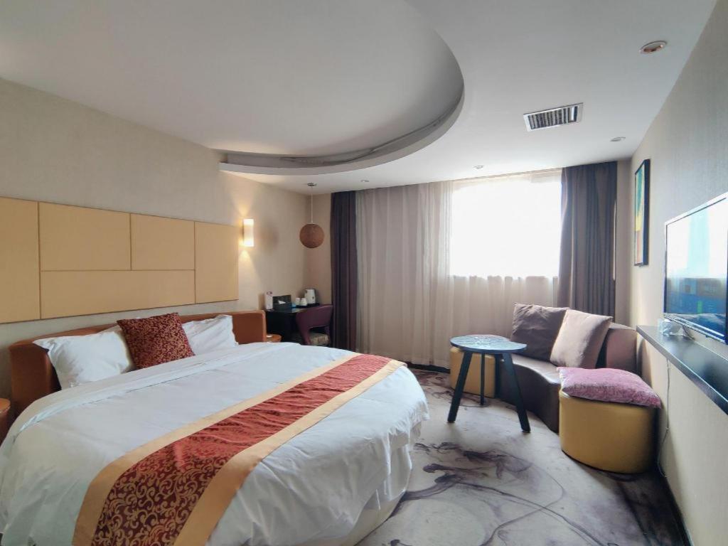 Thank Inn Plus Hotel (He'nan Zhoukou Chuanhui District Red Star Macalline) 24/49