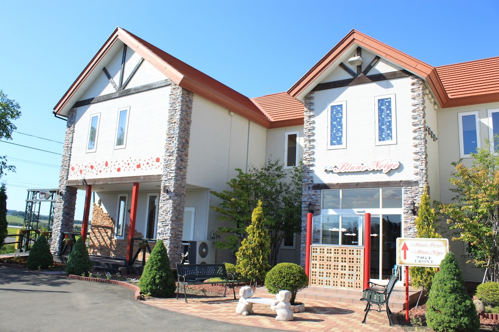 Petit Hotel Blaneneige 5/66