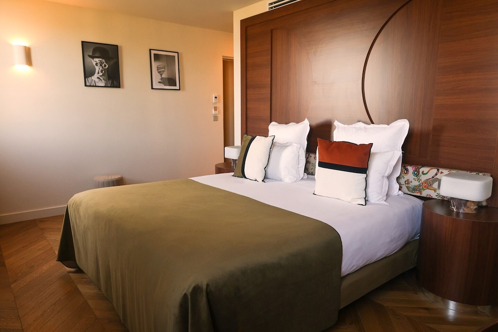Parisian, Superior, Queen Bed، HOTEL D'ARGENSON 5/8