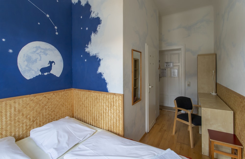 Hostel Mondpalast 25/73
