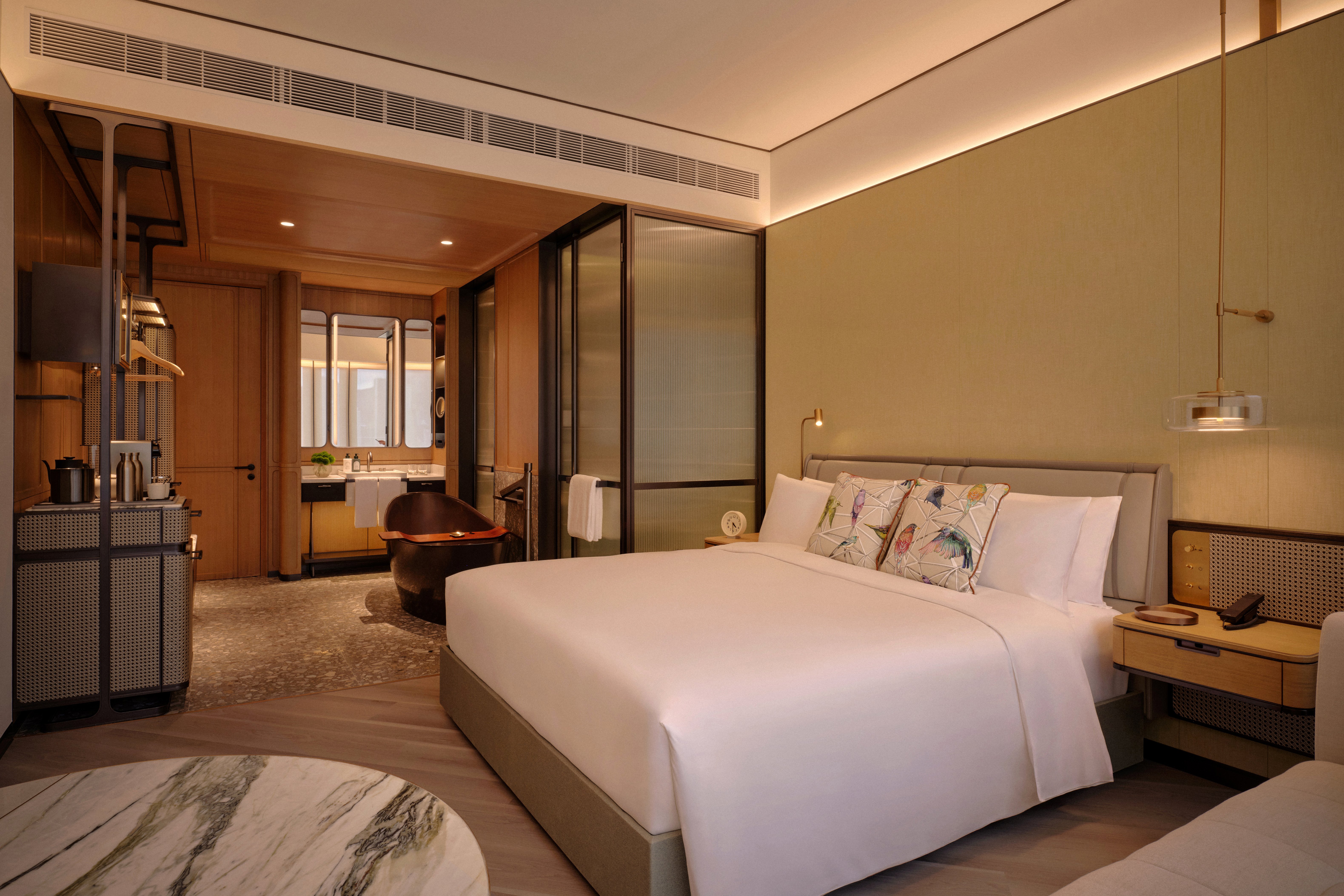 East, Premium, King Bed, Sea View