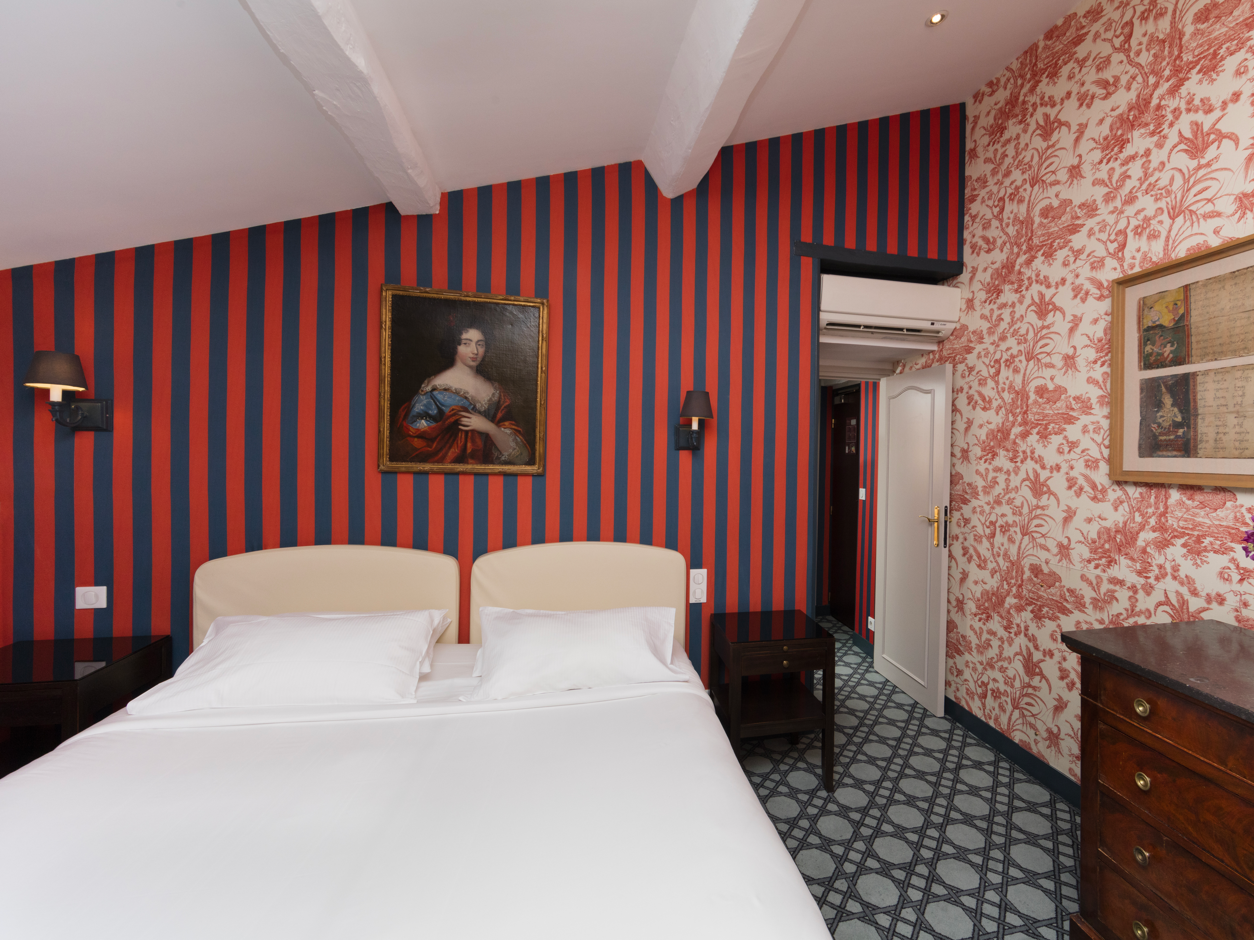 SUPERIOR, TWIN BEDS