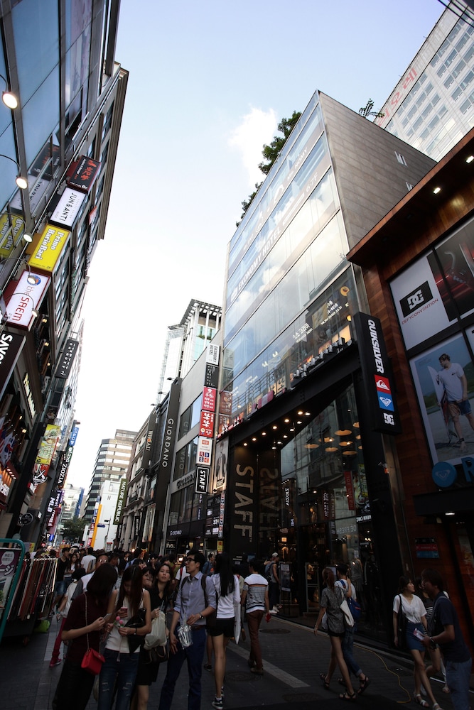 Ekonomy Hotel Myeongdong Premier 38/48