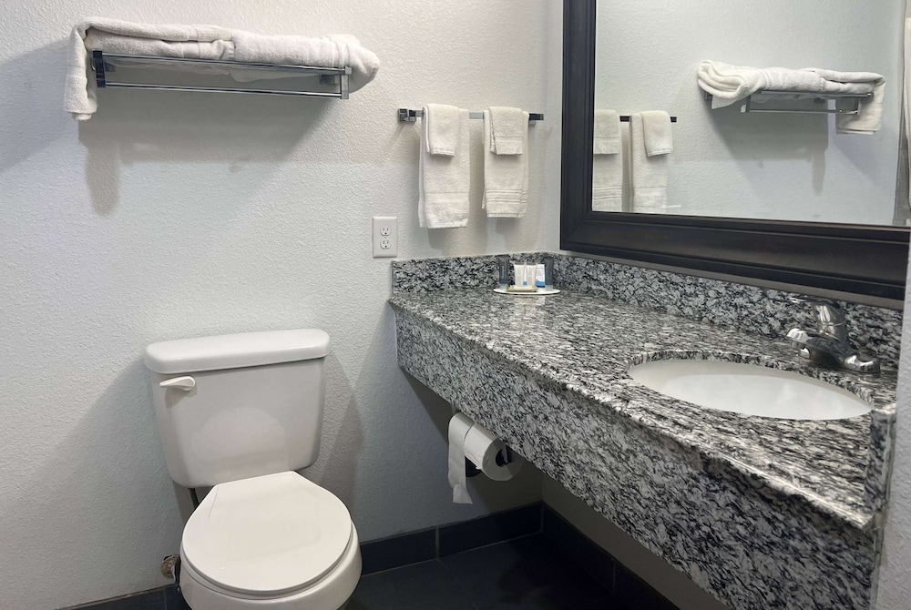Days Inn by Wyndham Alva 21/24