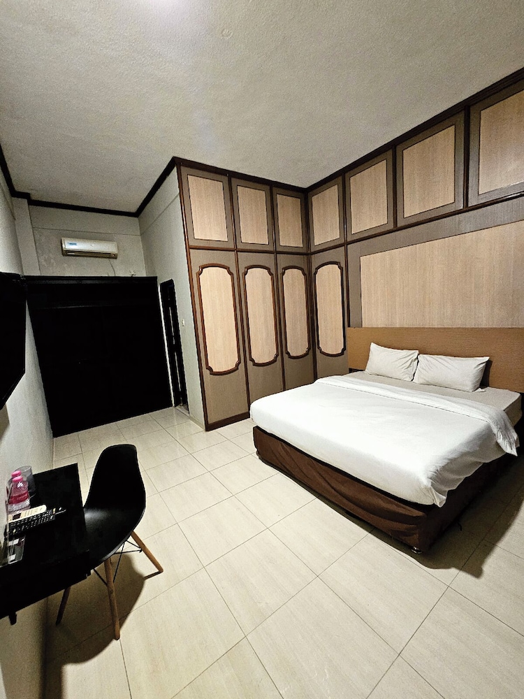 Airlangga Hotel 30/62