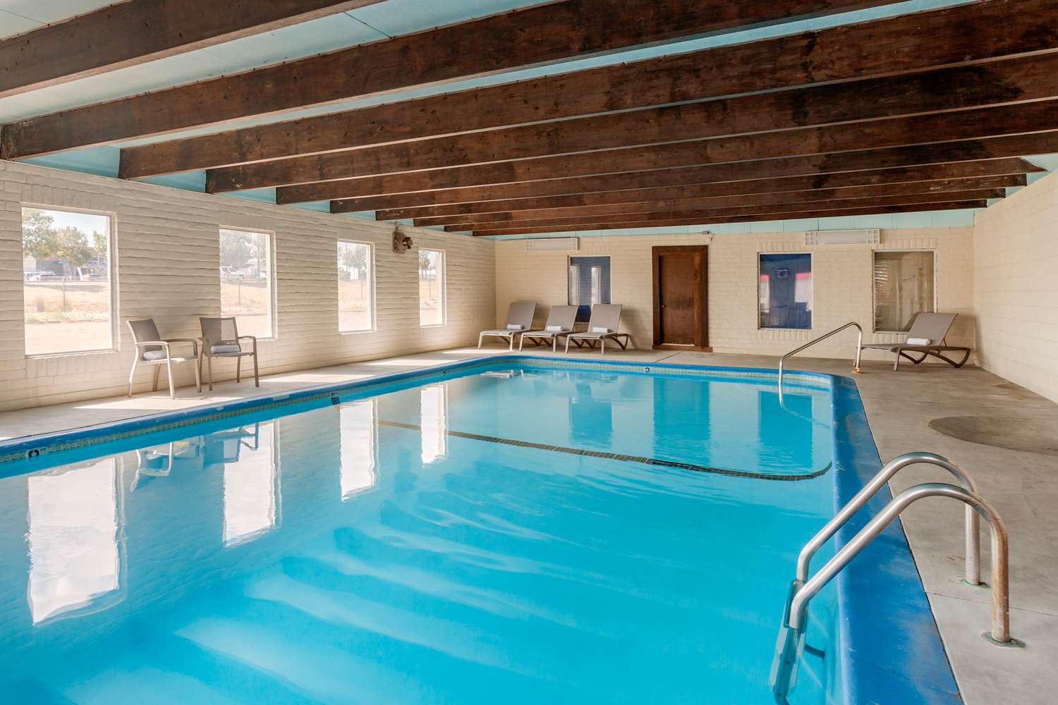 Rodeway Inn and Suites Ontario 22/45