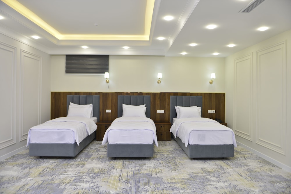 Siab Hotel 7/50