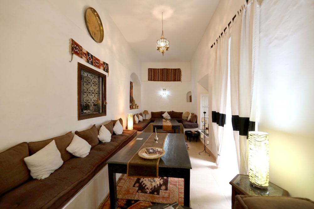Riad Noor Charana 28/50