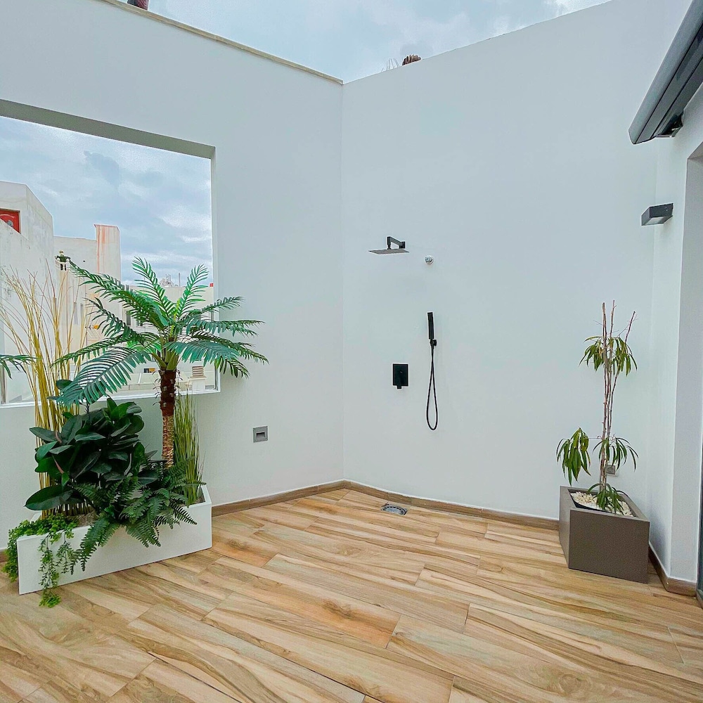 Gran Marina Suites 57/67