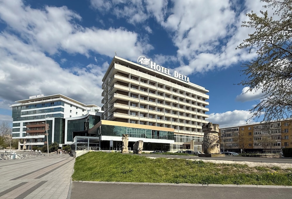 Hotel Delta 3 8/64