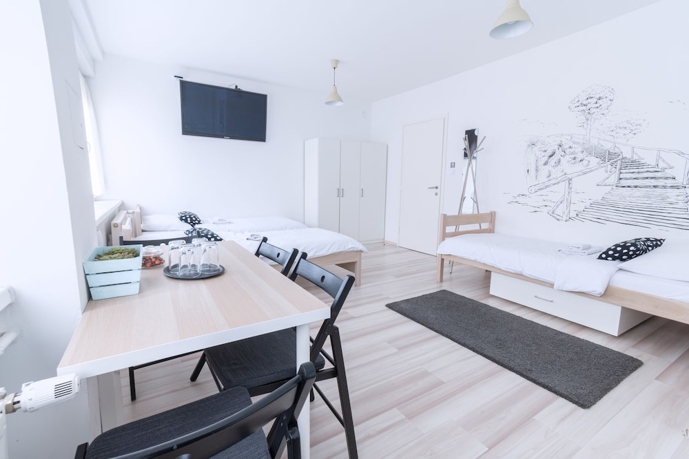The Dots Hostel 35/37