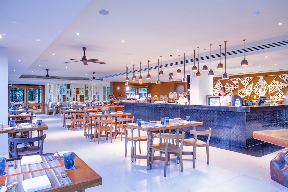 restaurant cafeteria