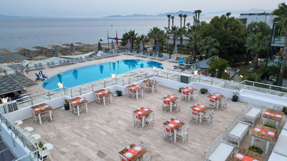Charm Beach Hotel - All Inclusive 7/115