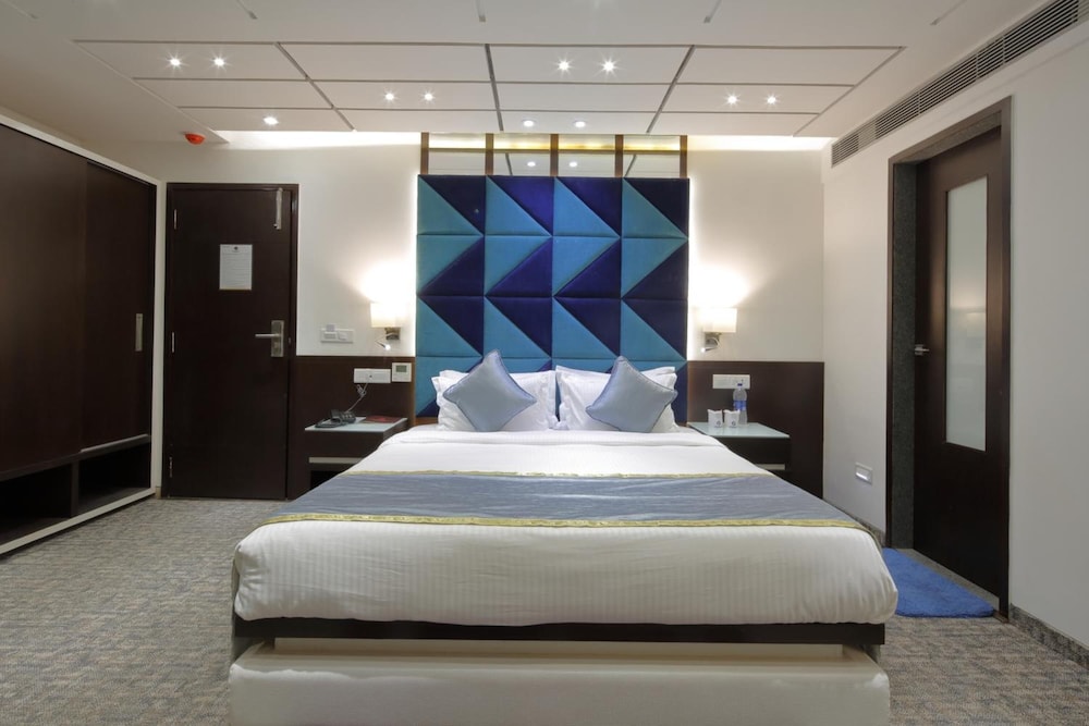 HOTEL PRAGATI THE GRAND 14/42